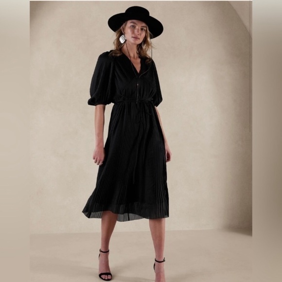NWT! Banana Republic Black Pleated Midi Dress - Size Small Petite 💛 - Picture 1 of 4
